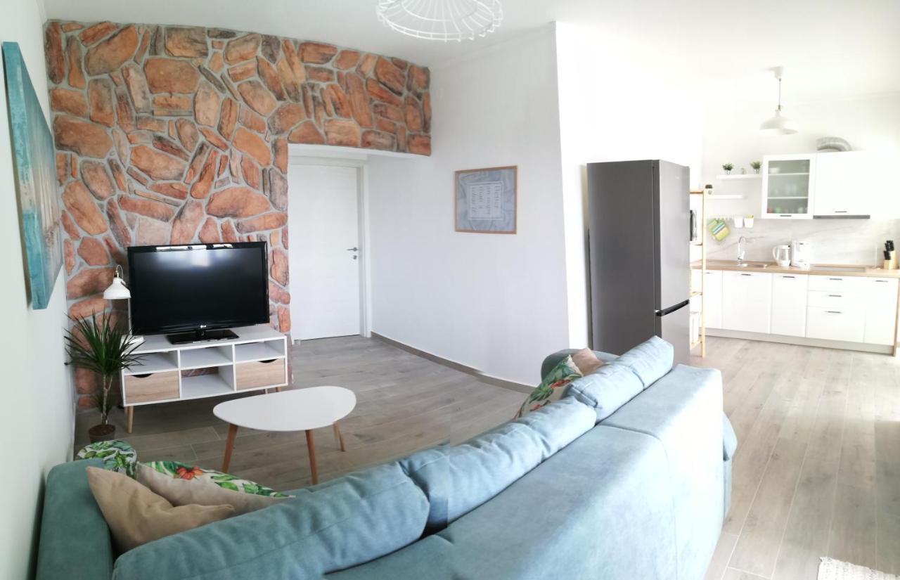 Apartments Tinjarosa Mundanije Eksteriør billede