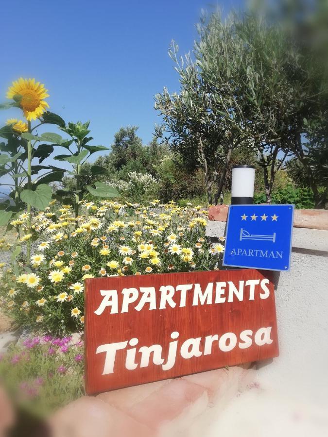Apartments Tinjarosa Mundanije Eksteriør billede